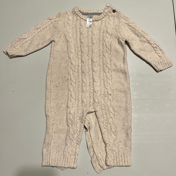 🌟Knit Tan Colored Footie Size 6-12 Months - Picture 1 of 4